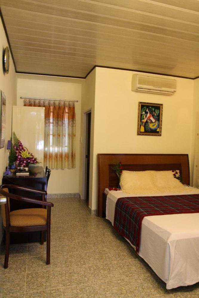 Thien Vu Hotel Ho Chi Minh City Exterior photo